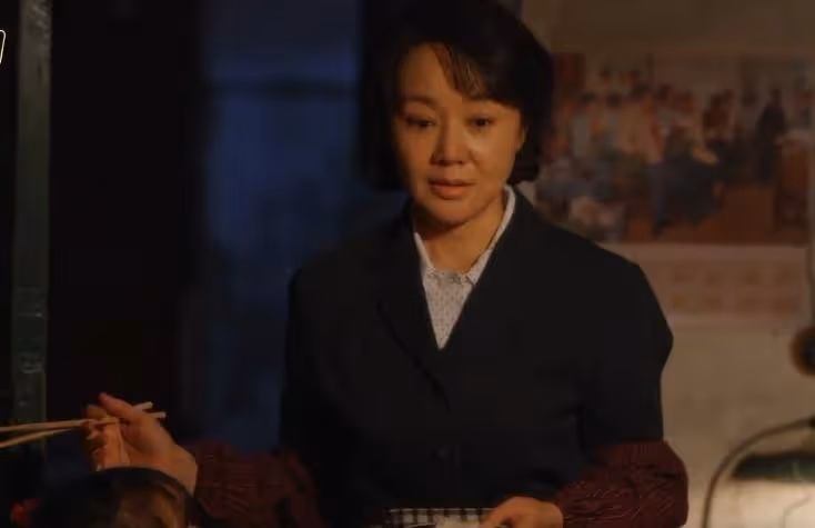 《小巷人家》:黃玲不會明白,莊超英從來不是「愚孝」