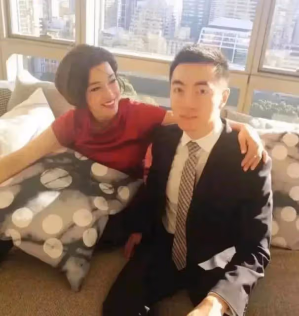 太炸裂!劉曉慶剛被曝同時交往8個男友,又曝出65歲時婚內出軌