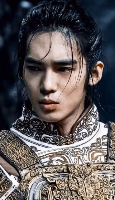 於適《封神2》妝造曝光,拿弓箭戴草帽劍眉星目