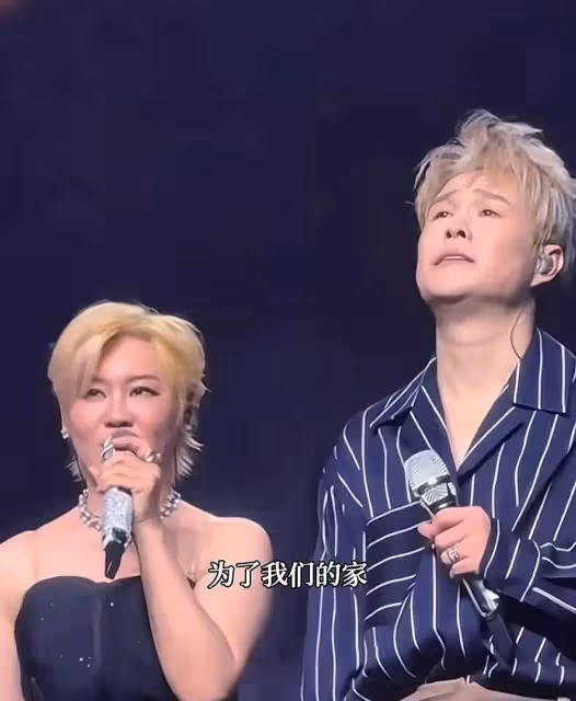 沈春陽減肥成功顏值大漲,和小瀋陽二人超搶鏡,一頭金髮似偶像派