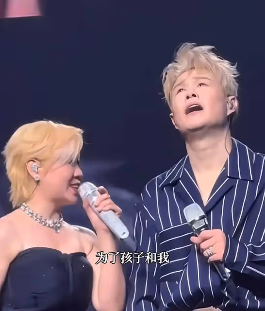 沈春陽減肥成功顏值大漲,和小瀋陽二人超搶鏡,一頭金髮似偶像派