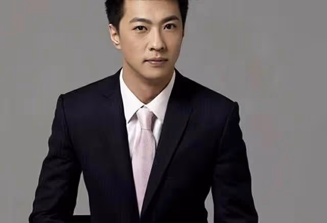 突傳死訊!央視最帥主持人顧國寧突發疾病離世,兩年前與妻子離婚