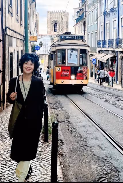TVB視帝二婚妻子近況曝光!疑獨自國外旅行,穿著被贊高級感