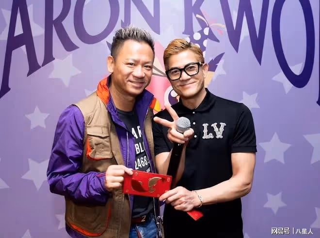 郭富城臉大!沒穿西裝被攔在門口,情緒穩定沒發火,路人搶著脫衣服