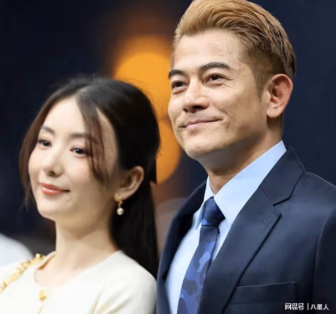 郭富城臉大!沒穿西裝被攔在門口,情緒穩定沒發火,路人搶著脫衣服