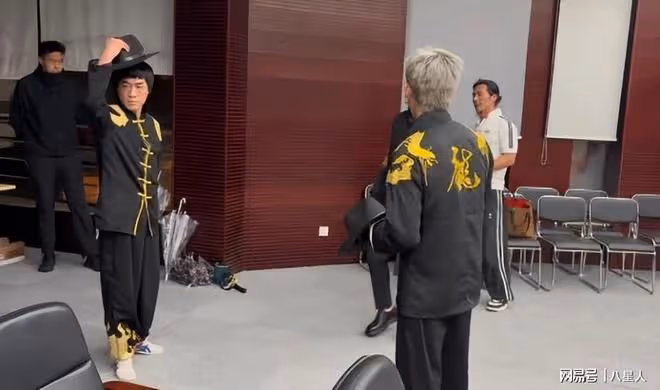 這就是向佐掌摑李小龍模仿者的後果!向佐發文解釋,對方討要說法
