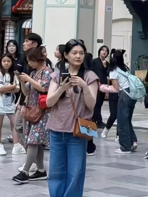 汪小菲帶馬筱梅做公益,和大S當年做公益的場景一模一樣