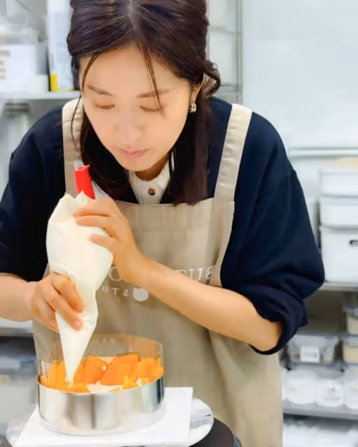 TVB離巢視後轉行開日式吐司店做烘焙師,新店開張獲容祖兒舊愛現場支持