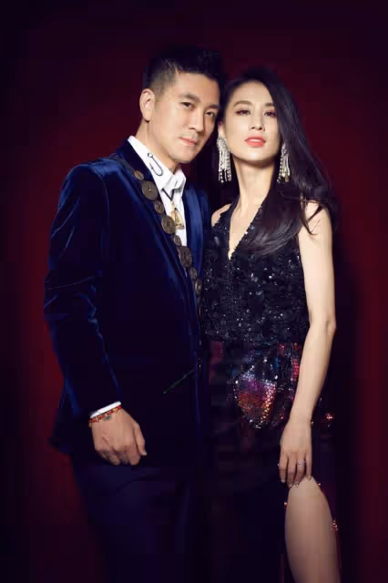 黃聖依曝財務由楊子打理,婚姻覺醒引關注,財務自主權成焦點