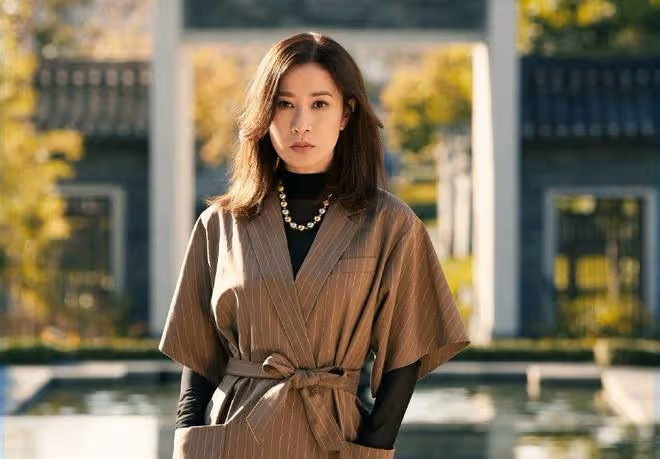 佘詩曼坦誠短髮緣由,網友熱議髮型選擇,短髮女王or長發佳人?