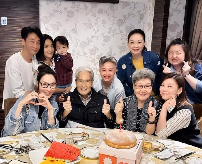82歲石英因肝癌惡化離世，兒子曾捐肝救父，焦恩俊是他的女婿