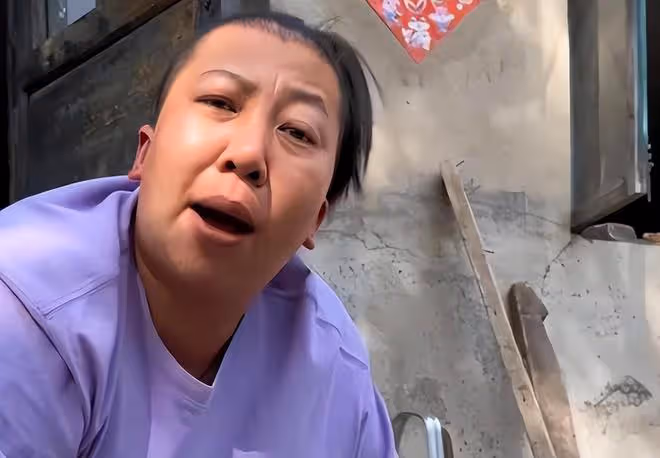 東北雨姐準備復出,夫妻低調打車出行,老蒯在飯店裡神情緊張