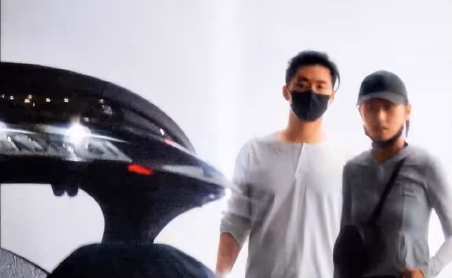 何超蓮陪竇驍醫院就診，竇驍疑似身體出現問題