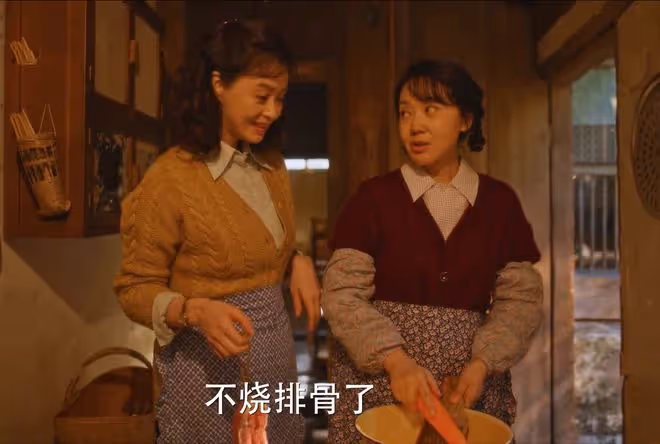 《小巷人家》躲過了53歲的閆妮、41歲的蔣欣,卻被43歲的男二驚艷
