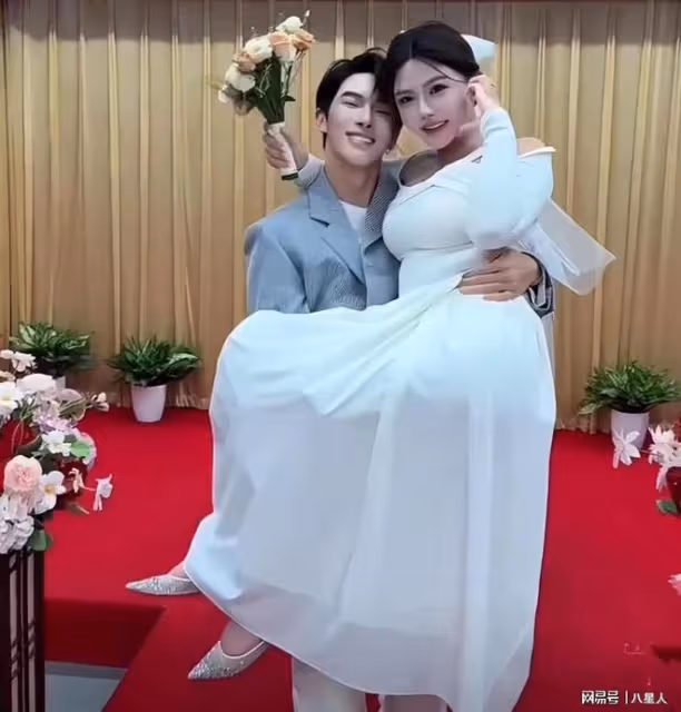 韓安冉再與帥氣網紅領證結婚!三本離婚證,四本結婚證,顛覆三觀