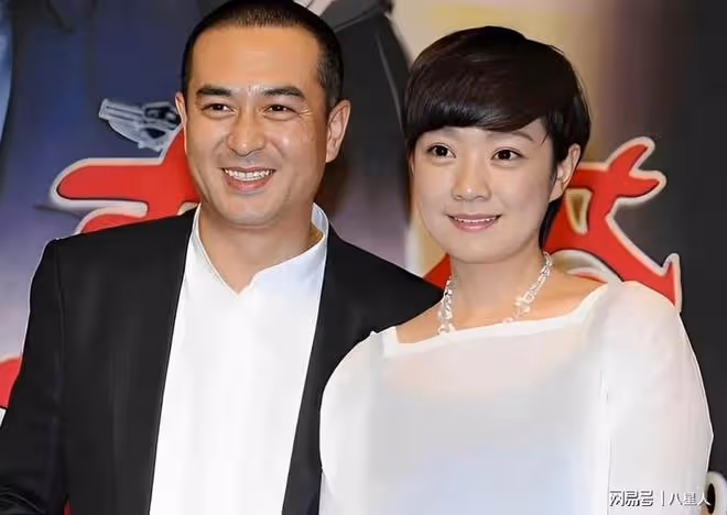 張嘉譯王海燕瞞著女兒離婚!真相曝光太驚人,兩人今年曾甜蜜出遊