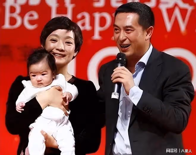 張嘉譯王海燕瞞著女兒離婚!真相曝光太驚人,兩人今年曾甜蜜出遊