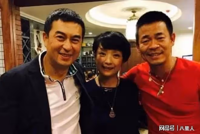 張嘉譯王海燕瞞著女兒離婚!真相曝光太驚人,兩人今年曾甜蜜出遊