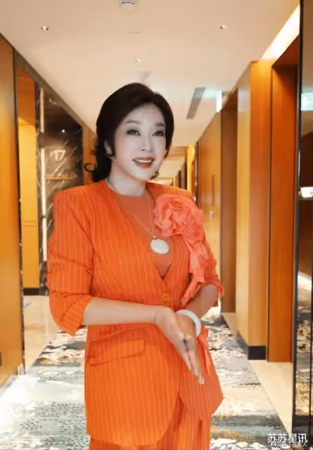 73歲劉曉慶出軌小20歲攝影師?用動漫少女頭像,聊天記錄炸裂!