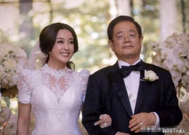 劉曉慶和婚外男友聊天記錄曝光,音頻太炸裂!4婚老公豪宅都給她