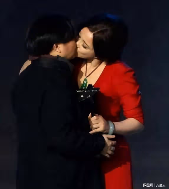 劉曉慶和婚外男友聊天記錄曝光,音頻太炸裂!4婚老公豪宅都給她