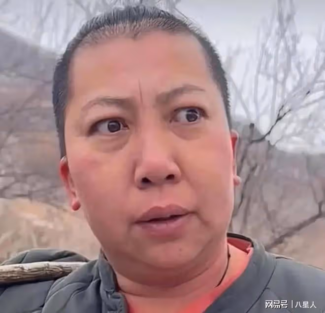 東北雨姐開小號訴苦!貸款1200W建樓如今無法償還,希望粉絲幫自己
