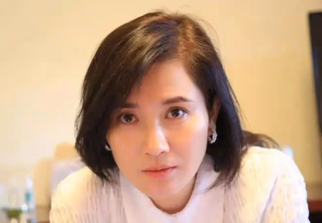 演員潘雨辰:和侯勇離婚後,與女兒相依為命,46歲不願碰觸婚姻