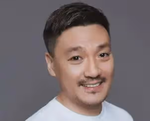 他是《山花浪漫時》幕後大功臣,45歲費振翔究竟有何過人之處?
