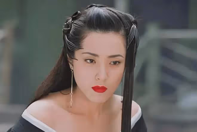 曾黎現身巴黎中國紅服飾被怒贊!如今48歲仍單身獨美!