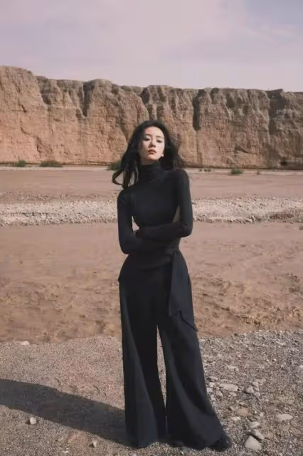 劉詩詩一組照片流出,引來無數網友圍觀,吳奇隆喊嘆:幸虧沒離婚