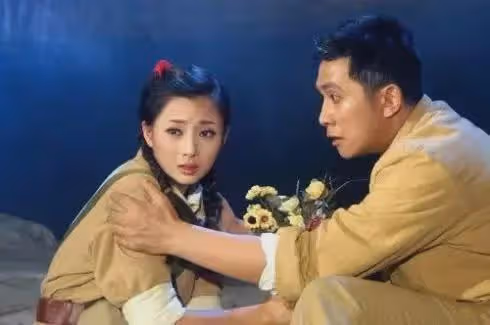 殷桃:和沈騰談過戀愛,離過婚,45歲還單身的她,現在怎麼樣了?