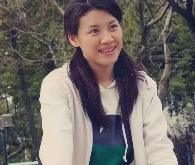 劉琳:與名導同居3年不結婚,分手後轉身嫁給窮小子,如今她怎樣?