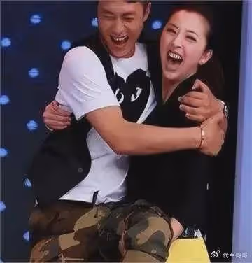 拒絕杜淳,倒追大張偉,卻38天閃嫁素人,她的人生真的好「癲」!
