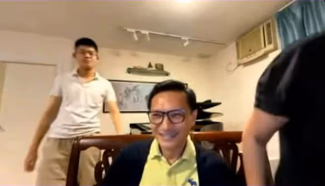 TVB前男星自閉症兒子驚喜現身，已17歲被爸爸栽培成音樂才子！自稱拍戲拒演反派！