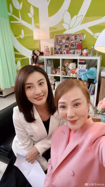 知名港女星憑台慶劇獲關注！穿旗袍盡顯嫵媚，投資有道是圈中富婆