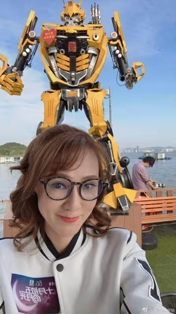 知名港女星憑台慶劇獲關注！穿旗袍盡顯嫵媚，投資有道是圈中富婆