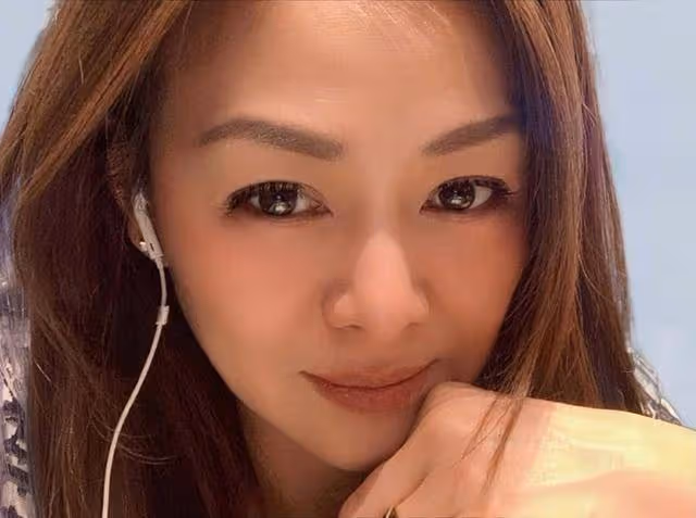 郭富城初戀女友風韻猶存,離婚後當單親媽媽,女兒參加選美比賽