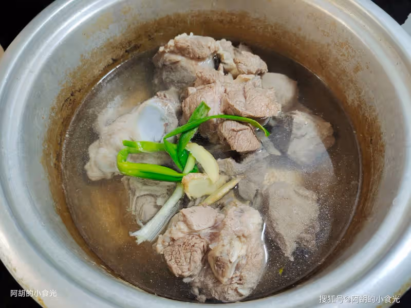 雞肉、魚肉靠邊站,天冷了應該多吃它!多為家人燉一鍋,湯菜齊全、鮮潤又暖人