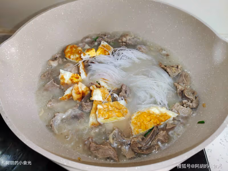 雞肉、魚肉靠邊站,天冷了應該多吃它!多為家人燉一鍋,湯菜齊全、鮮潤又暖人