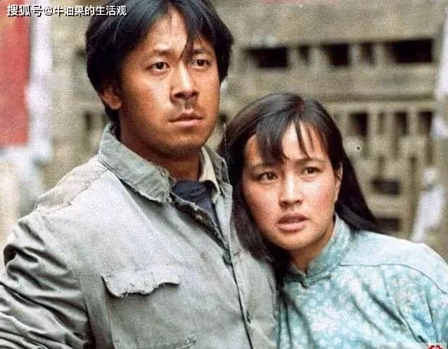 劉曉慶曾出軌小20歲攝影師,露骨聊天記錄曝光,全是虎狼之詞
