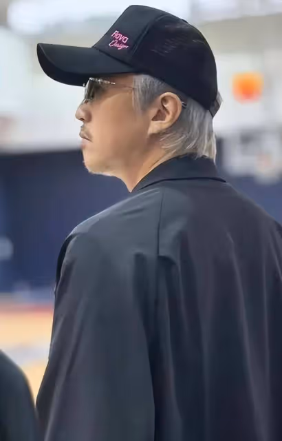 鄧超斷崖式衰老驚呆眾人!45歲的人像60歲,頭髮鬍子全白判若兩人