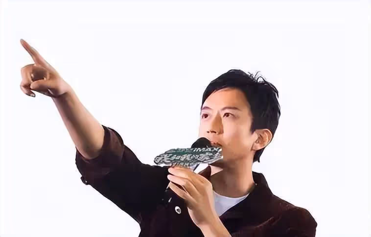 鄧超斷崖式衰老驚呆眾人!45歲的人像60歲,頭髮鬍子全白判若兩人