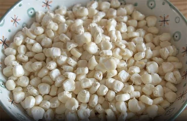 玉米教你新吃法,孩子隔三差五就想吃,筷子攪攪就搞定,營養解饞