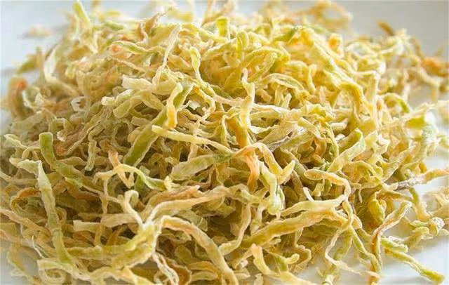 西瓜全身都是寶,瓜皮一定別扔掉,做成開胃菜,很多人沒吃過