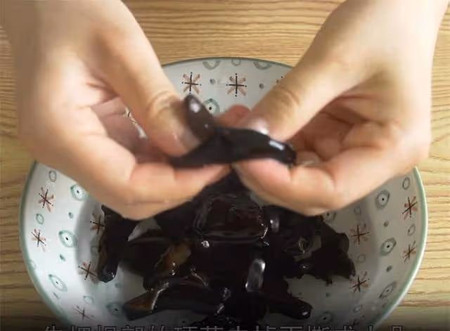 秋天就饞這鍋豆腐皮,一周至少吃4頓,香辣開胃,拿肉菜也不想換