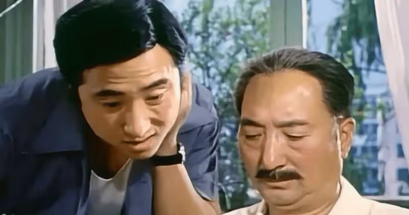 「小品之王」陳佩斯:16年不上央視,6年間催兒子連生4娃,近況如何?
