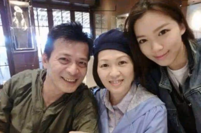 妻子去世已4年,葬禮上曾發誓終身不再娶的黃日華,履行承諾了嗎?