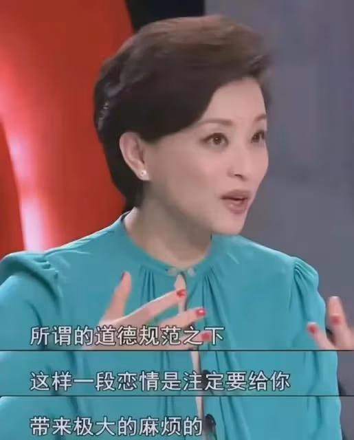 劉曉慶74歲生日,被爆9年前出軌小20歲男友,為何反獲網友力挺?