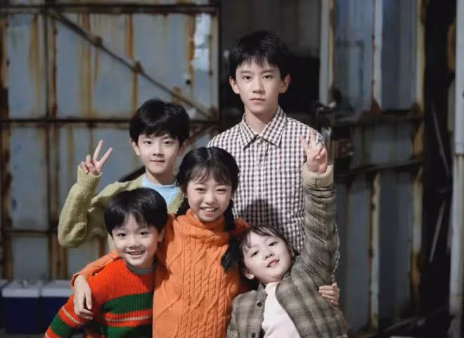 小巷人家:衝著閆妮蔣欣追劇,卻被小演員圈粉!小林棟哲太可愛了