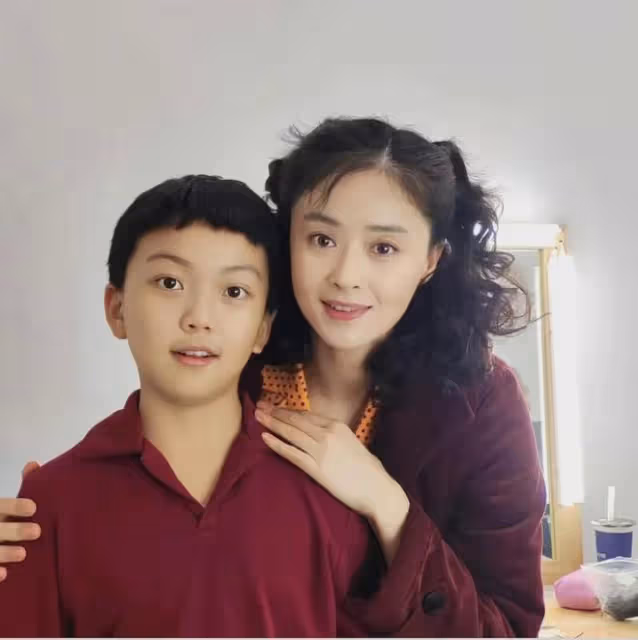 小巷人家:衝著閆妮蔣欣追劇,卻被小演員圈粉!小林棟哲太可愛了